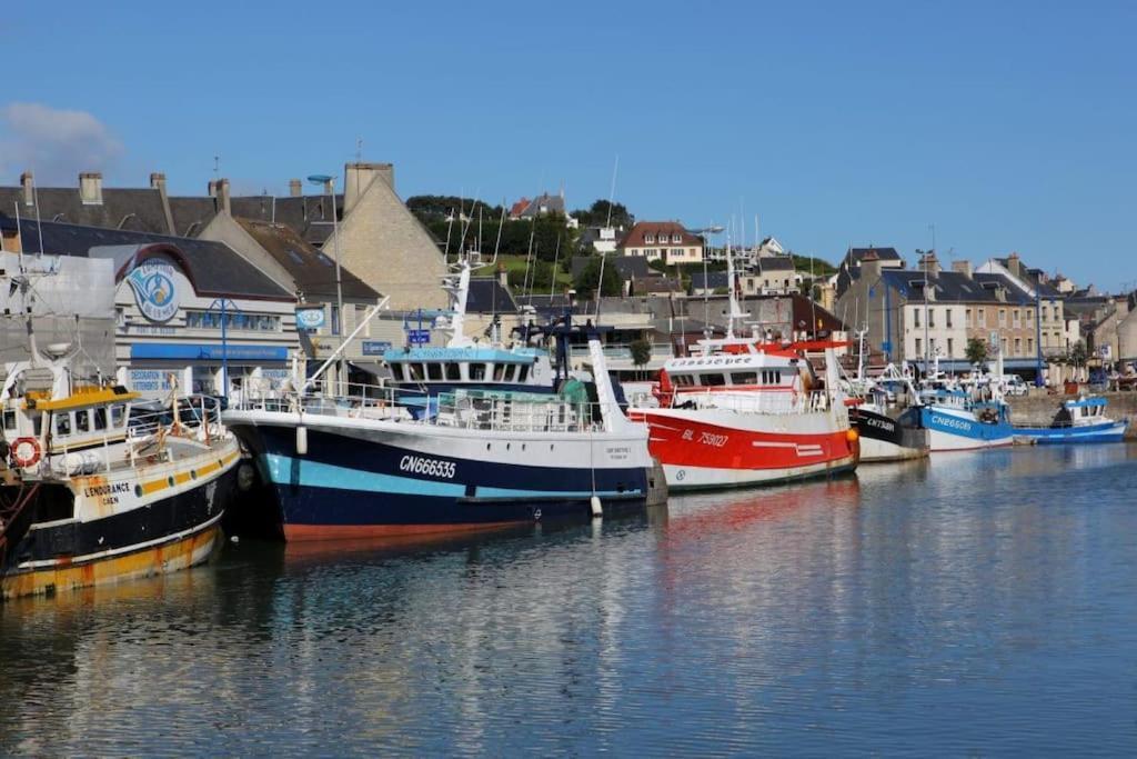 L Etablissement Gold Beach Propose 1 Hebergement , Maison 80M2 Avec Terrain 500M2, Parking Prive A 4 Min Du Port Artificiel D Arromanches, Services Accueil Personnalise, Lits Faits, Serviettes, Menage, Netflix, Wifi Ryes エクステリア 写真