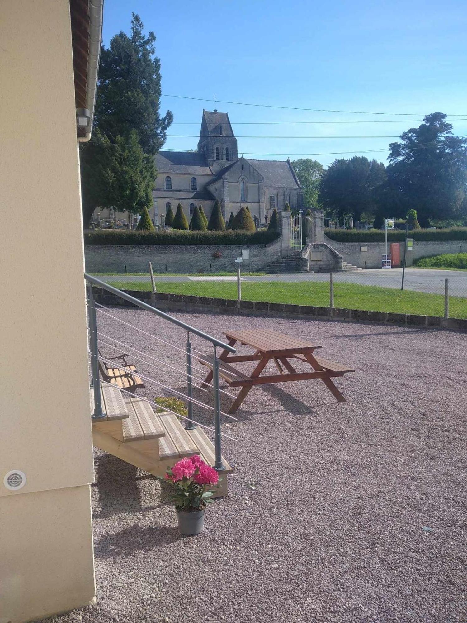 L Etablissement Gold Beach Propose 1 Hebergement , Maison 80M2 Avec Terrain 500M2, Parking Prive A 4 Min Du Port Artificiel D Arromanches, Services Accueil Personnalise, Lits Faits, Serviettes, Menage, Netflix, Wifi Ryes エクステリア 写真